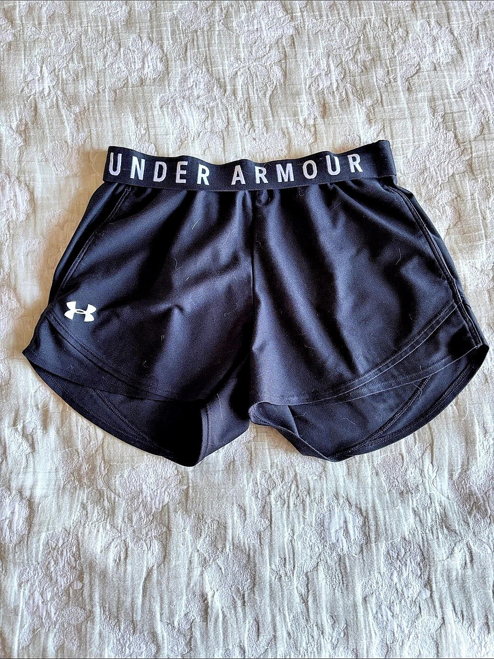 Under Armour Shorts Black Athletic Shorts, Size Small